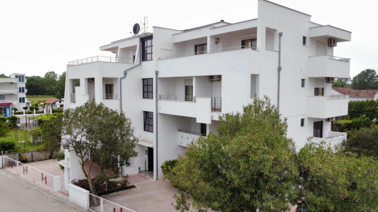 מלון אולסינץ' Buzuku House מראה חיצוני תמונה
